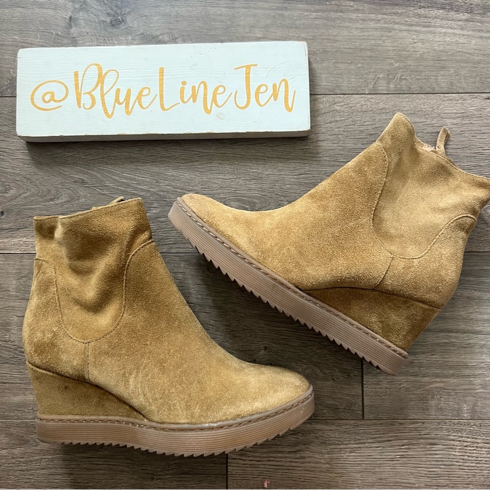 Sofft Shary Suede Wedge Booties NWOT